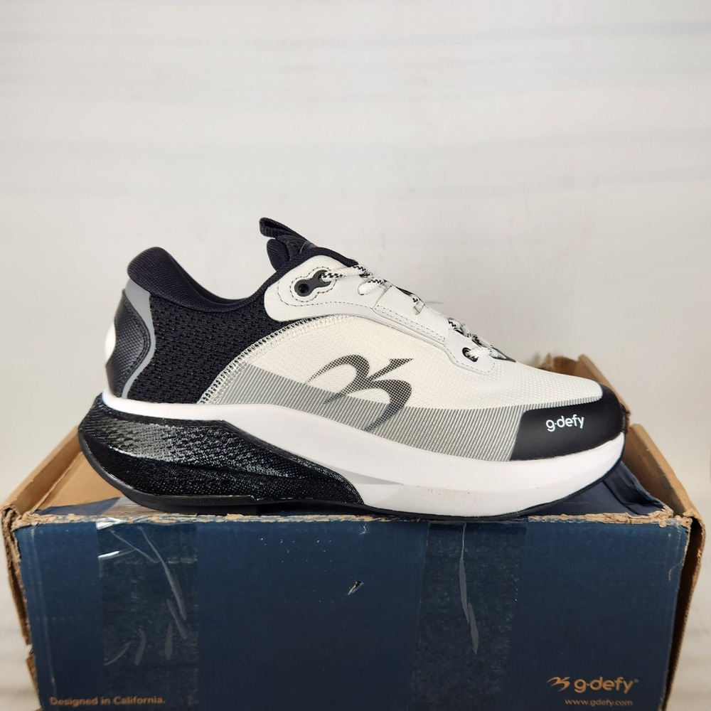 Gravity Defyer Mighty Walk Sneaker Women Size 7.5 White Black VersoShock Running